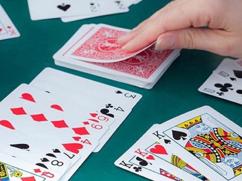 Tú lơ khơ 4 người sẽ chơi như thế nào?