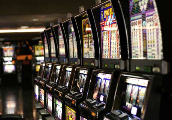 Nắm khái niệm Slot game là gì?