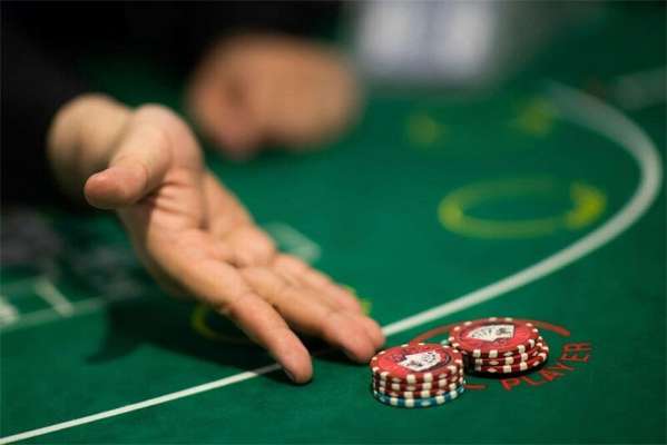 Baccarat là game bài với nhiều ưu điểm hấp dẫn